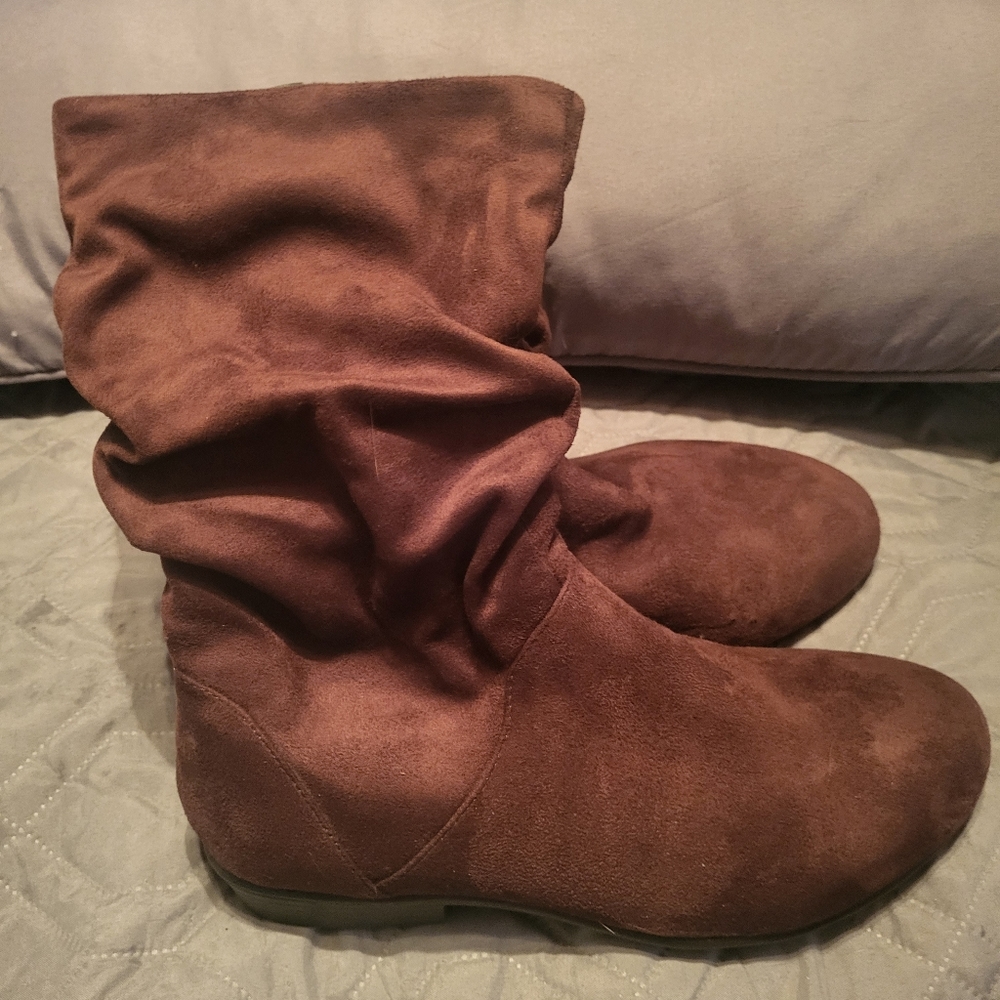 Comfortview wide width 8W brown mid calf Bootie with zippers